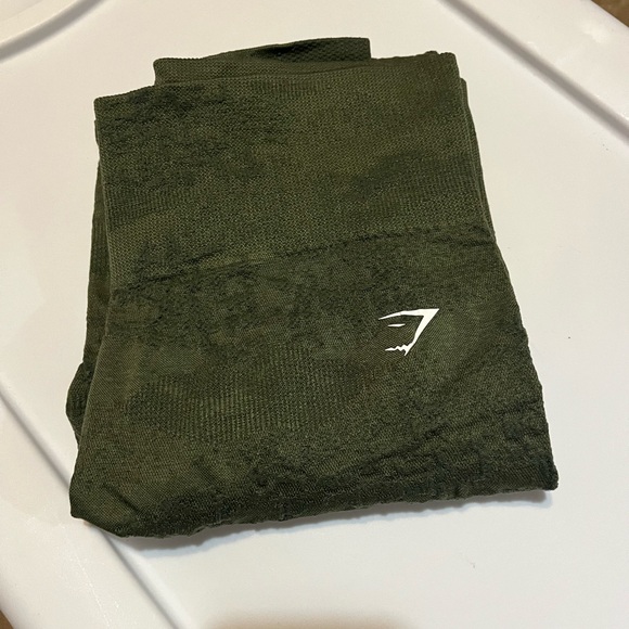 Gymshark Pants - Medium Camo Gymshark Leggings